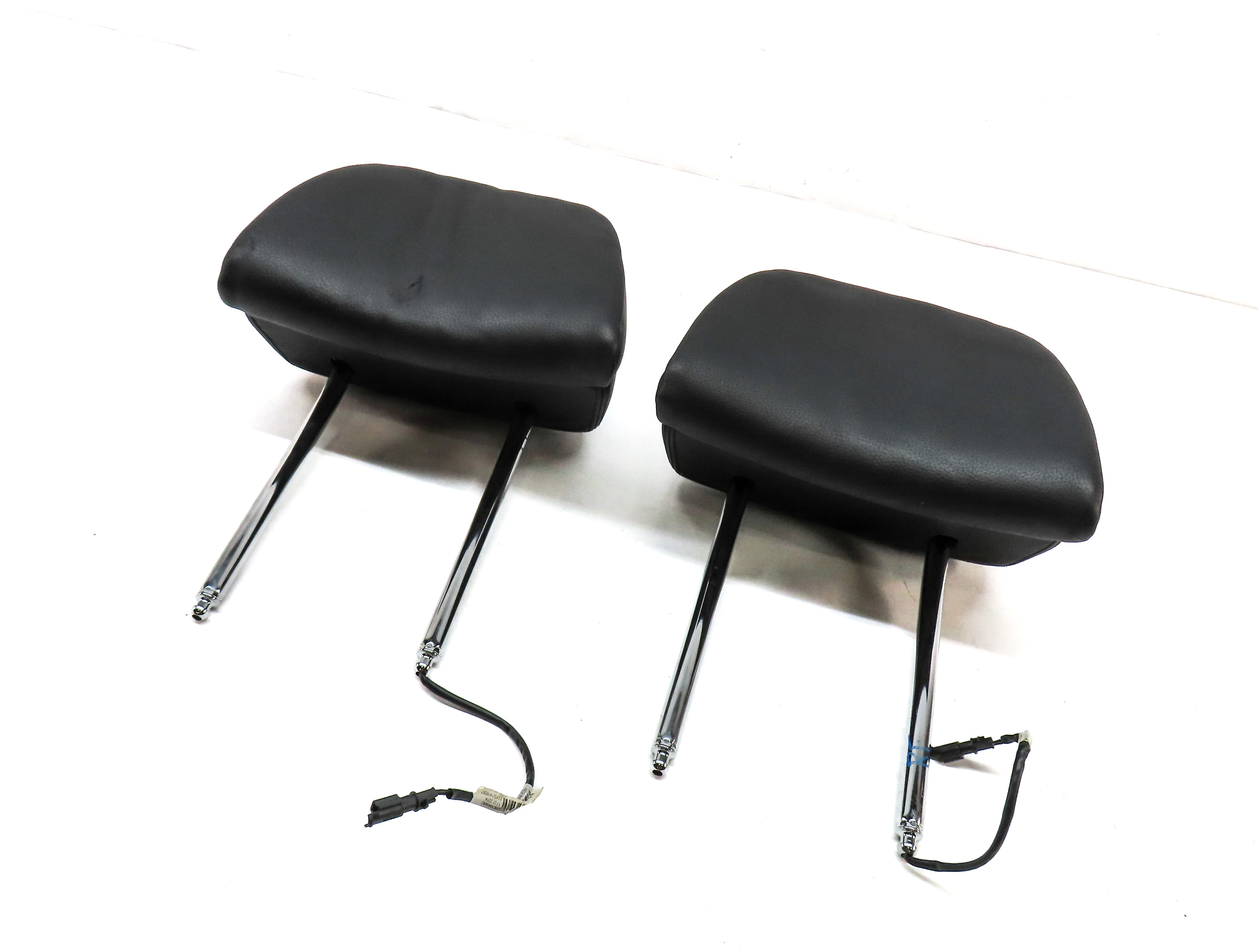 14-17 BMW 5 7 SERIES (F01 F10) FRONT LEFT & RIGHT SEAT HEADREST SET 2 (Black) — exact item pictured